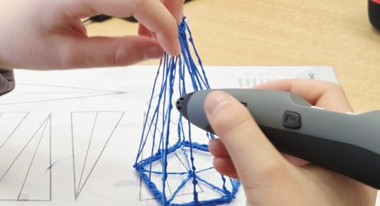 LIDERKI I LIDERZY CYFROWEJ EDUKACJI SZKOLNEJ